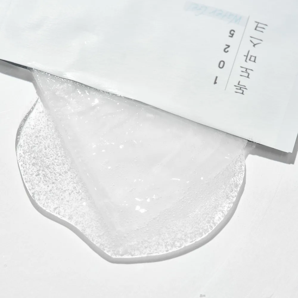 Увлажняющая тканевая маска с морской водой Round Lab 1025 Dokdo Water Gel Mask Sheet 30 ml  - фото 1